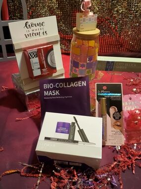 Adorable Glass Flower Power Tumbler And Ultimate Beauty Bundle!!